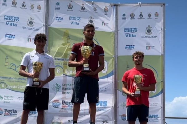 Claudio Cerulo del Posillipo terzo nella traversata stretto Messina