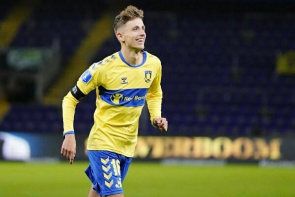 Jesper Lindstrom al Napoli, è a Roma: domani visite mediche