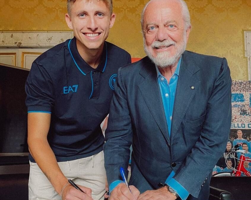 Jesper Lindstrom nuovo giocatore del Napoli