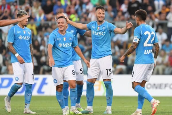 Il Napoli supera l’Ausburg in amichevole, decide Rrhamani