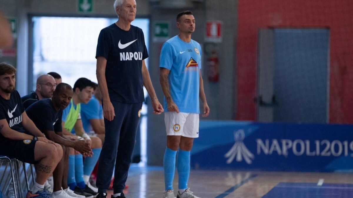 Napoli, domani esordio ad Aversa contro il Meta Catania