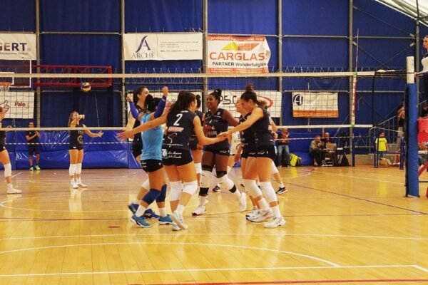 Arzano volley, esordio vincente contro il Castellana Grotte