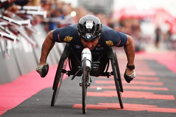 Addio a un gigante: Alex Zanardi si spegne, resta eterna la sua lezione di vita