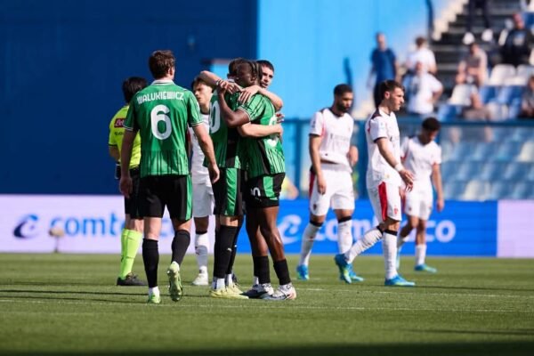 Il Milan cade a Sassuolo, il Napoli sorride: secondo posto in solitaria e Champions più vicina
