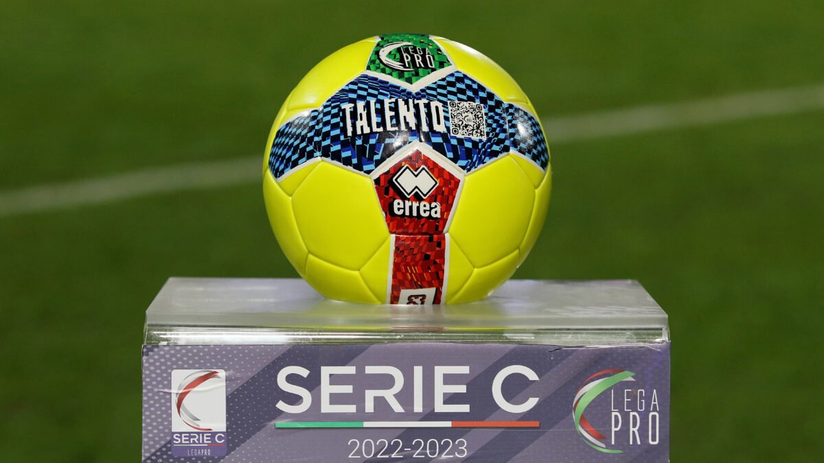 Serie C, è uscito il calendario: un Girone C da brividi tra big, derby e sfide infuocate