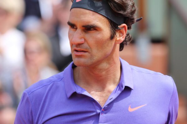 Roger Federer entra nella Hall of Fame: emozione e lacrime a Newport
